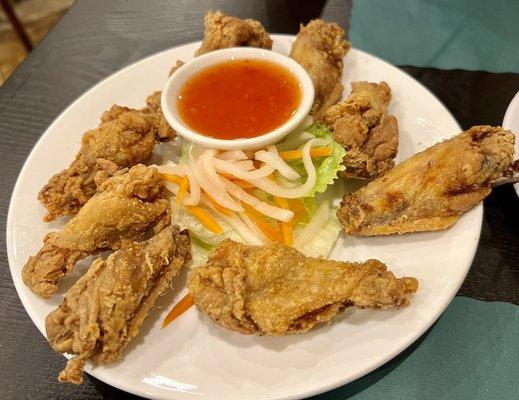 Fried chicken wings (appetizer)