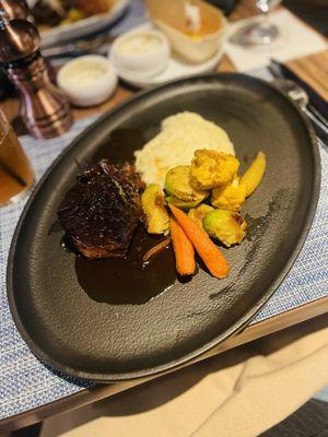 Braised short ribs