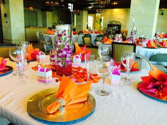 Elite Catering Las Vegas - simply and bright table set up: pink, orange, gold.