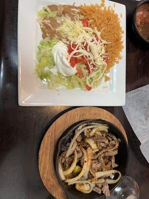 Lunch steak fajitas