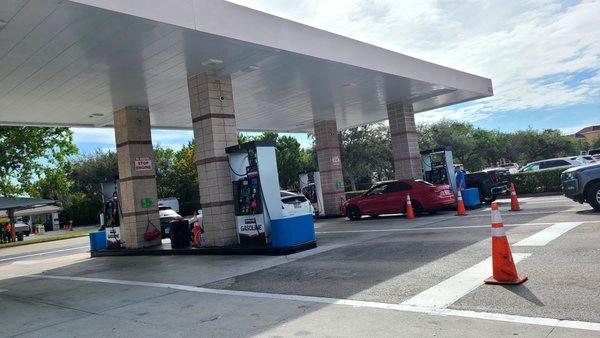 D' Only 16 pumps here & 2 nonoperational Costco Naples FL ...21 Miles to empty tank Tues 12-9-24