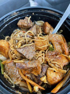 Chicken & steak yaki soba