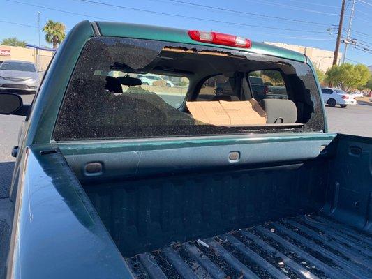 truck back glass replacement