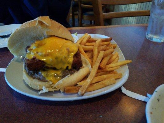 mac n cheese burger