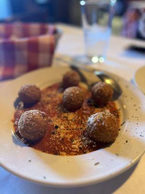 Fried mozzarella balls