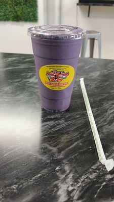 Fusion health hard rock shake  Plantain,blueberry,granola,cashew,sea moss,almond milk