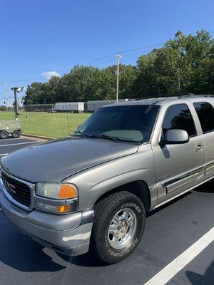 2000 GMC Yukon Front Windshield Replacement