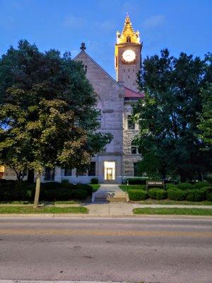 View of Wood County Courthouse