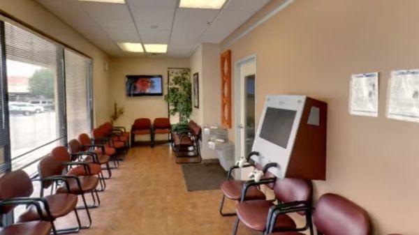 Best dentist in Bakersfield, CA - waiting room