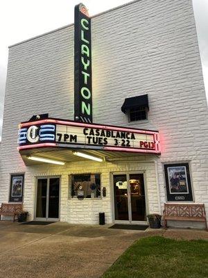 Back again to see the movie, Dog. Love this theater!!