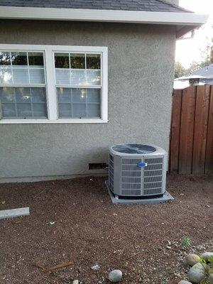 Air conditioner install in mtn view.