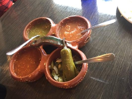 Tres Salsas y Jalepenos!