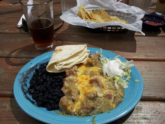 Chile Verse Burrito special with black beans and sour cream. The half drank  R's Amber as the beverage.