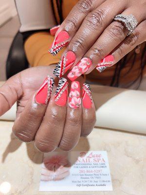 Zebra print nails  #zebranails #3Dnails ##houstonnails #dluxenailspa @dluxenailspa