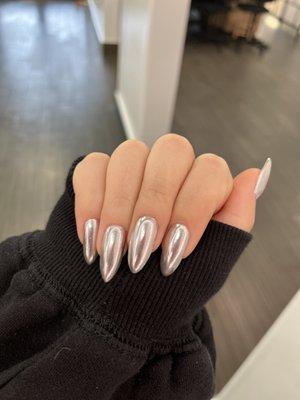 New trendy chrome nails