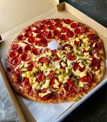 Large pepperoni 1/2 jalapeño & pineapple