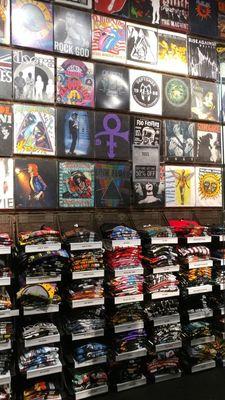 Hot Topic in the Apple Blossom Mall, Winchester VA