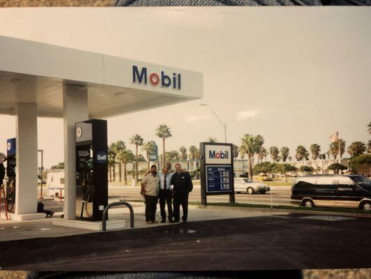 1995... 2nd & PCH ... Mobil Station begins...