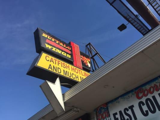 Famous Buffalo Wings Signage