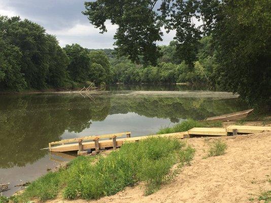 Launch your canoe or kayak and spend the day on the Kentucky River! Rentals and shuttle available also.