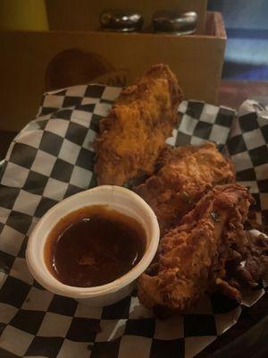 Chicken strips (served with BBQ sauce)