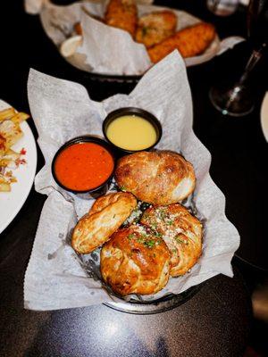 Garlic knots