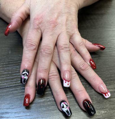 Scream Halloween nails