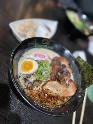 BLACK Tonkotsu