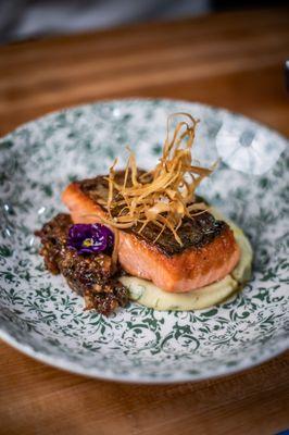 King Salmon

Pan roasted salmon, fennel parsnip puree, caponata, salsa verde