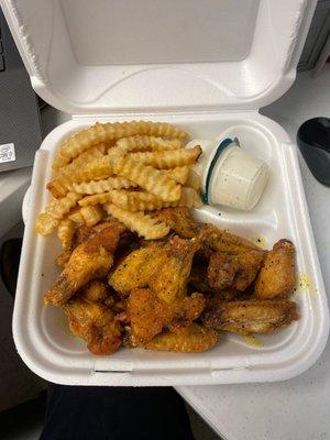 20 Lemon pepper wings and fried with Ranch.