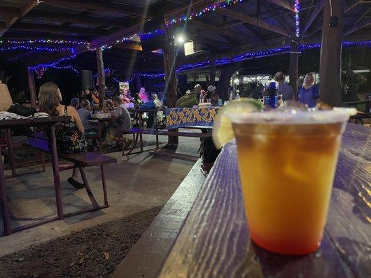 Mai Tai and live music