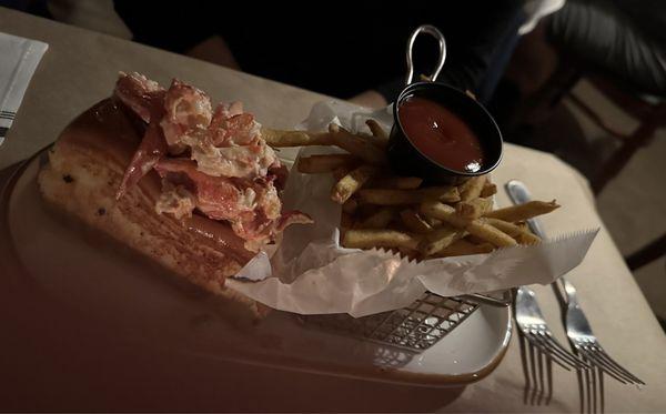 Lobster roll with fries