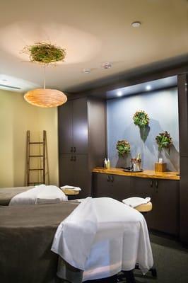 Intimate, fun couples treatment room