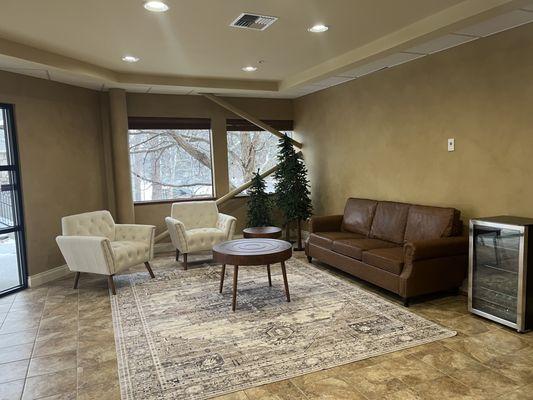 Evergreen Home Loans Billings reception area.