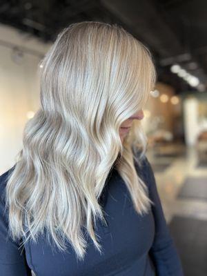 Bold blonde with a smudged out root for easy grow out