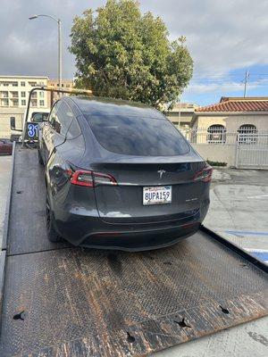 Towing a Tesla to Tesla service center