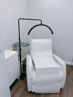 Comfortable treatment in a recliner chair