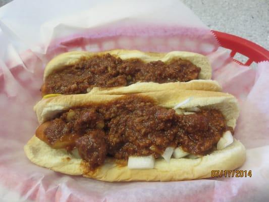 Couple of very nice Chili Dogs