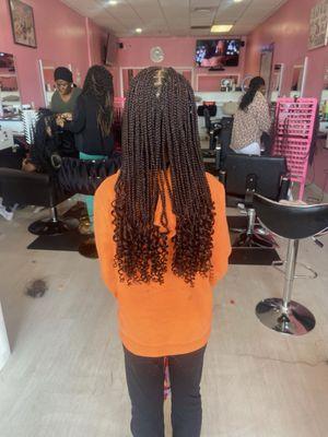 Kids medium knotless braids with curly ends