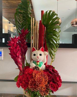 Konnichiwa my friends! Wanting to share my latest floral creation for Oku Restaurant in Santa Barbara. Stalks of red ginger are combined wit