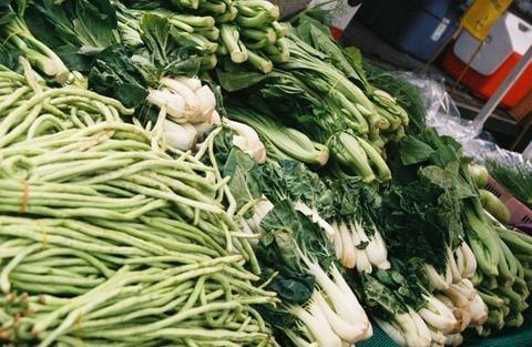 Long Beans & Bok Choy at Phan Farms stand