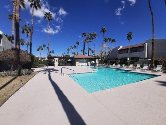 Selling and renting Palm Springs  condos and houses