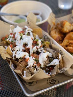 Nachos with carnitas