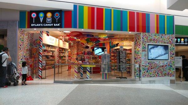 Dylan’s Candy Bar in IAH