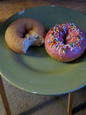 Plain cake and a strawberry glaze with rainbow sprinkles. Not bad!