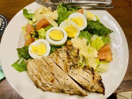 Salad with grilled chicken  *added the boiled egg