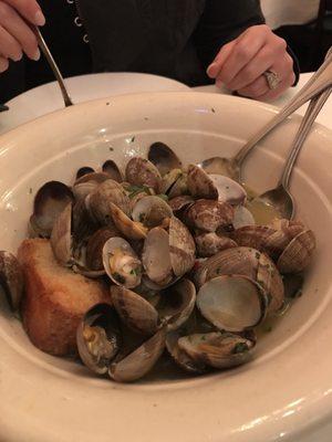 Clam's w/ Garlic and White Wine