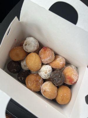 Munchkins Donut Hole Treats(