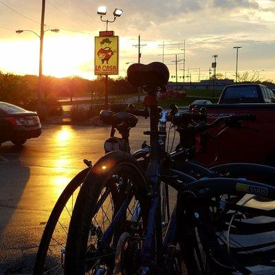 Tuesday Night Pizza Ride, what could be better La Casa PIZZA and beer and wine specials!