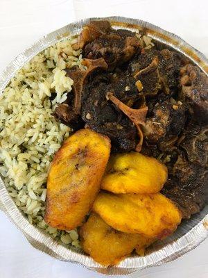 Oxtail with plantains and spinach rice. 9/5/16